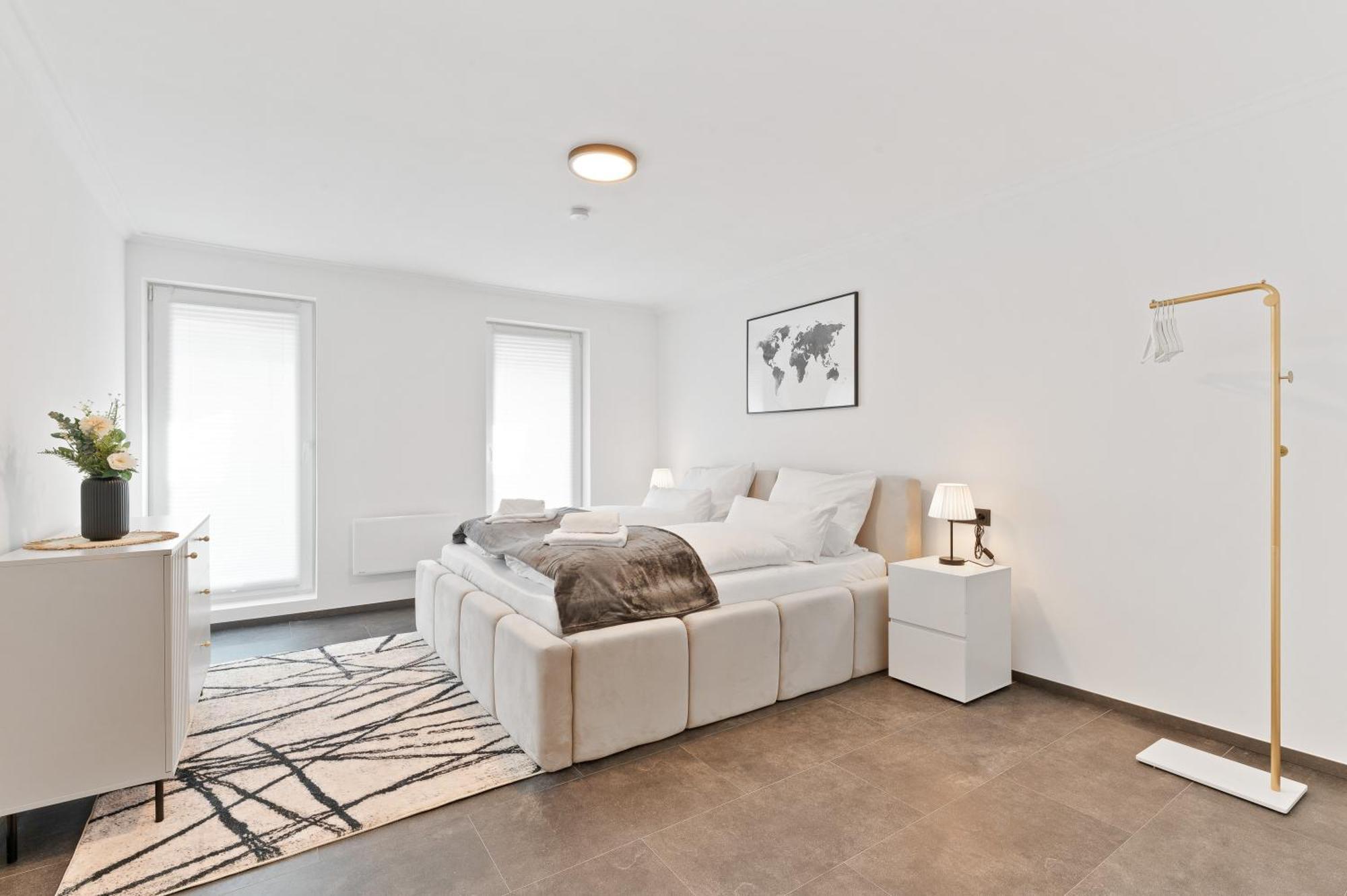 Stilvolle Mit Loggia Im Stadtzentrum - Kingsize Bett - Smart Tv - Netflix - 60qm - 24h Check-in Apartment